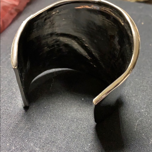 Tiger silver tone Cuff bracelet - Picture 5 of 7